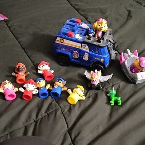 Paw Patrol Blue Rescue Vehicle with Figures